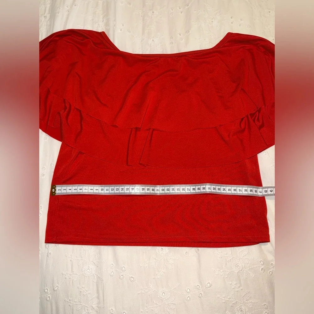 Red Ruffle Off-Shoulder Top | S-M - Picture 5 of 6